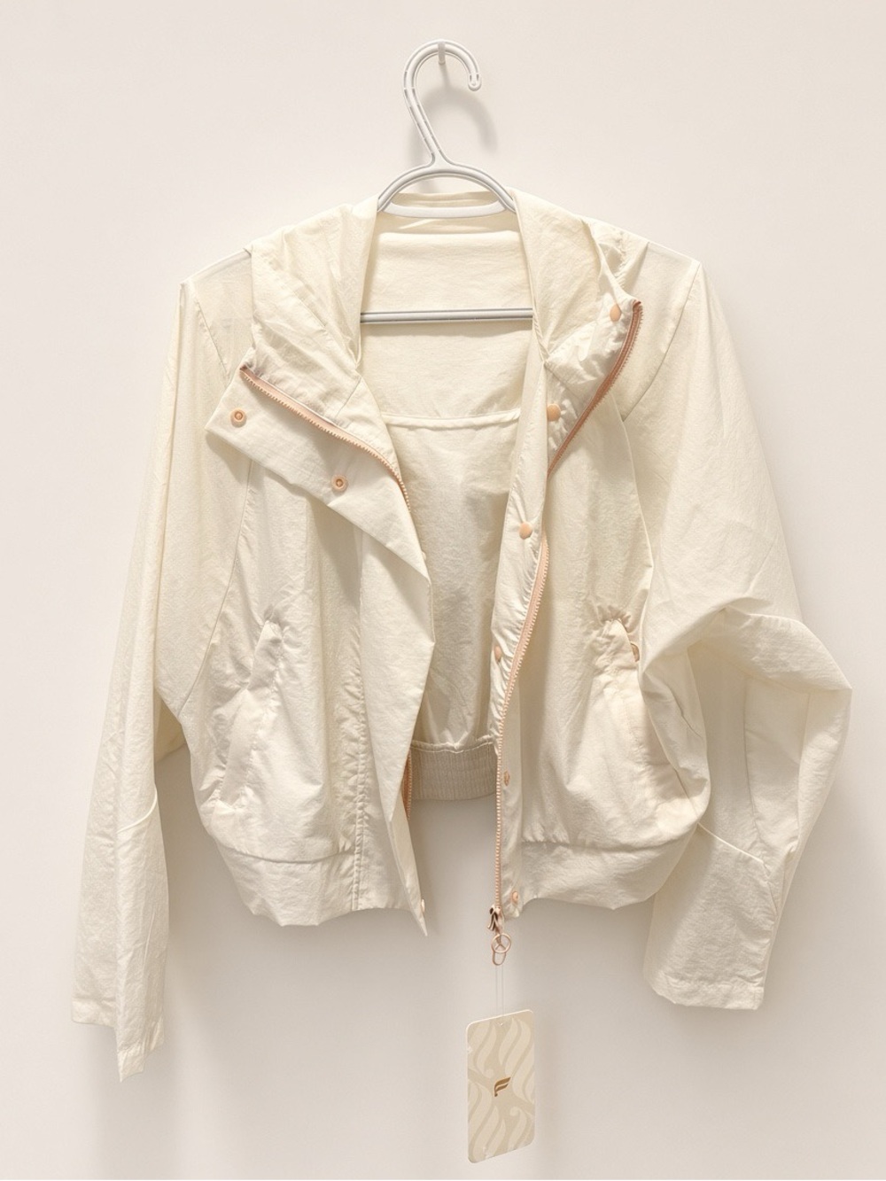 Fabletics NWT Halle Cropped Hooded Sport Jacket White Small